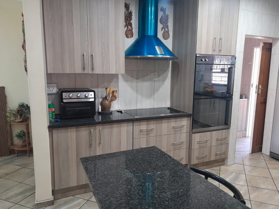 3 Bedroom Property for Sale in Safari Gardens North West